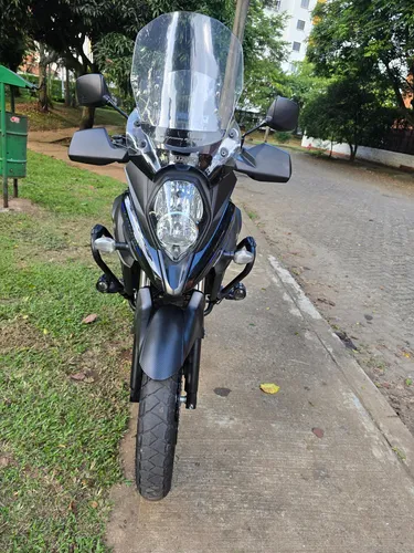 Suzuki Vstrom 650 Xt 2023 Negra Como Nueva Unico Dueño
