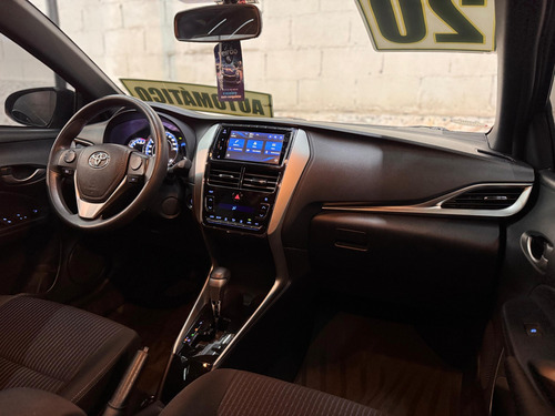 Toyota Yaris 1.3 16V FLEX XL PLUS TECH MULTIDRIVE