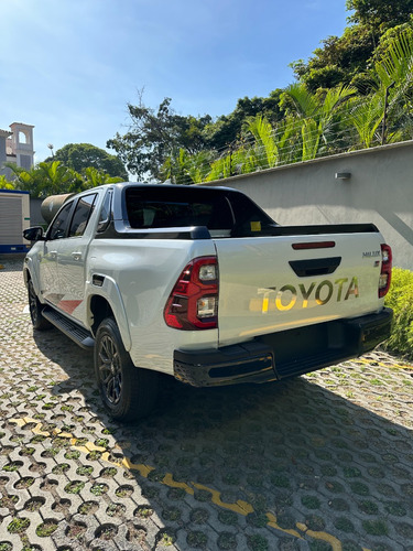 Imagen 3 de 10 de Toyota Hilux Gr Sport 2023