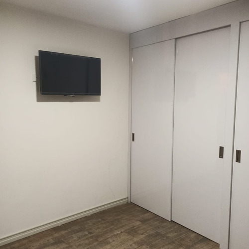 Se Alquila Habitación Con Baño Privado Amoblada, Con A/a Y Con Tv, En El Boulevard Del Cafetal.