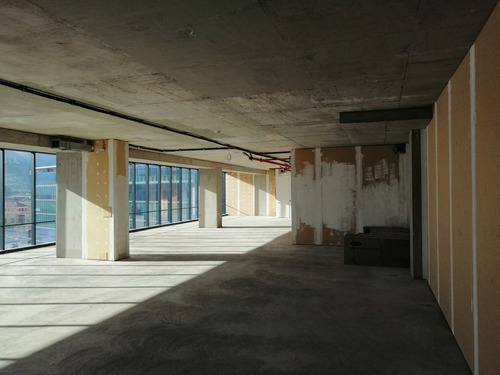 Arriendo Oficina Por Estrenar, 263,95 M2, La Dehesa