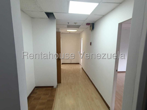 Oficina En Alquiler En Campo Alegre Mls 25-17676 Yf