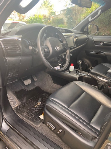 Imagen 4 de 7 de Toyota Hilux Srx 4x4 At Mod. Nuevo