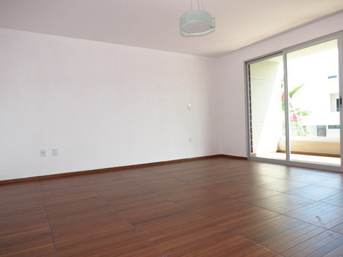 Imagen 12 de 14 de El Refugio - Casa En Calle Abierta, Con Amplio Jardín. Venta