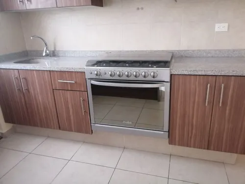 En Venta Casa En Puerta De Piedra, Equipada, Jardín, 3 Recamaras, Alberca
