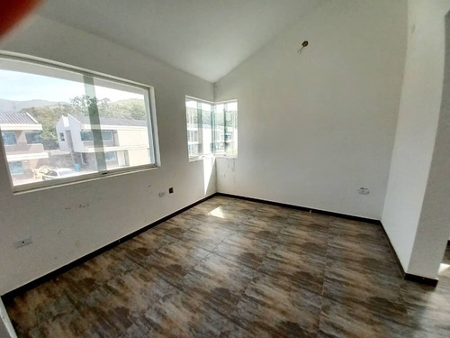 Imagen 12 de 17 de San Diego Casa Verde Hermoso Townhoues Maryori Wadskier 0414-9467879
