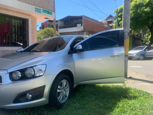 Chevrolet Sonic 1.6 Lt 5 p