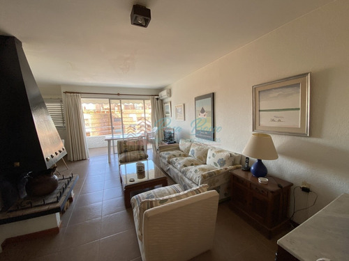 Hermoso Apartamento En La Península Con Vista Al Mar. - Ref: 5937