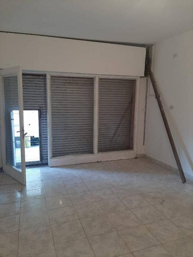 Imagen 3 de 9 de Local Refaccionado A Nuevo De Excelente Ubicacion
