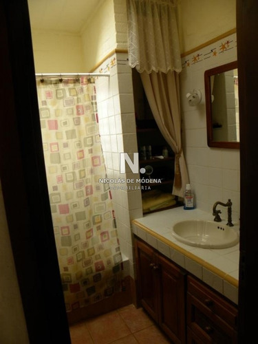 Casa En Pinares Con Vista Parcial Al Mar- Ref: 3807