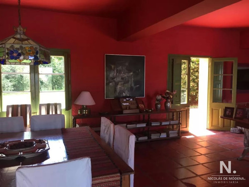 Chacra De 6 Dormitorios, Con Piscina En Venta Enla Barra.