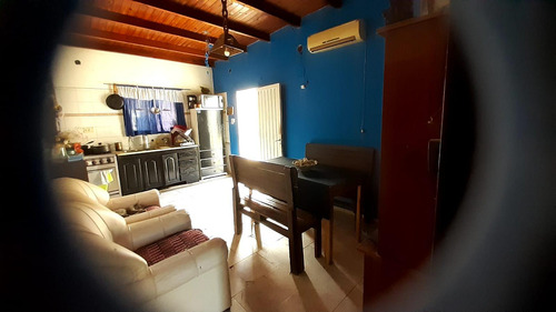 Casa En Venta - 2 Dormitorios 1 Baño - Cochera - 200mts2 - San Nicolás De Los Arroyos