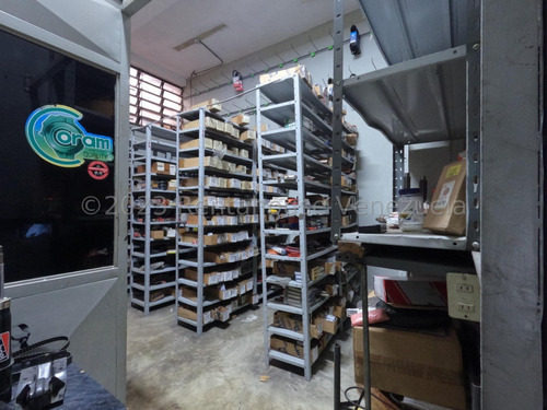 Edificios Comercial En Venta En Centro Barquisimeto Lara -- %%m-c-t%% Cod. 24 Guion 5 3 8 1
