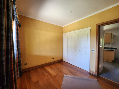 Casa En Venta De 6 Dorm. En Talca
