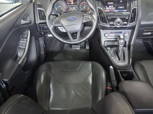 Ford Focus Sedan Titanium 2.0 PowerShift