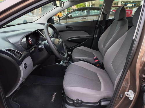 Imagem 8 de 14 de Hyundai Hb20s C.plus/c.style1.0 Flex 12v Mec. 4p 2018/20...