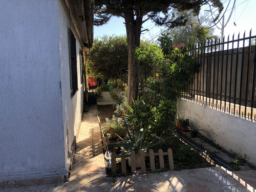 Vende Casa Grande 4 Dorm, 2 Baños, A Pocas Cuadras Metro Rod
