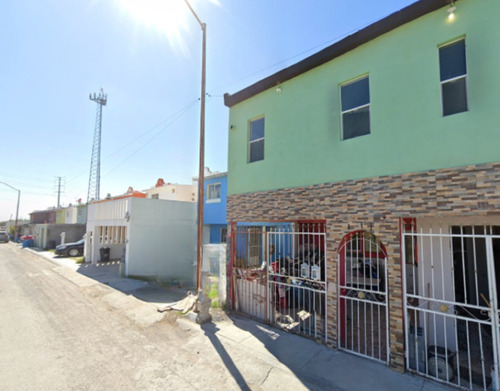 Venta De Casa En Recuepracion, Cerrada Campo Real, Nuevo Laredo. Sh05