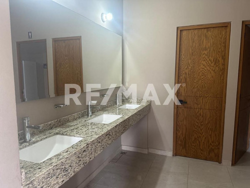 Casa En Renta En Meseta, Frente A Sonterra