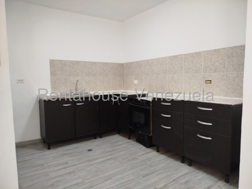 Townhouse En Alquiler Urb. Valle Jardín, Maracay 25-13740 Ki