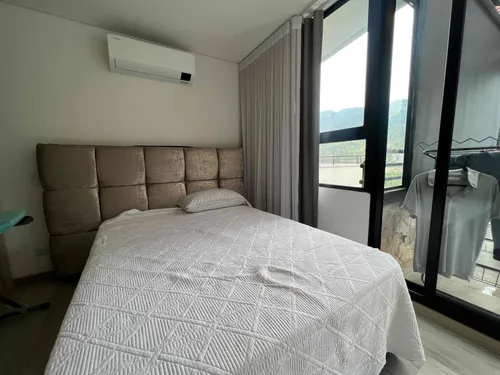 Apartamento En Venta En Loma De Las Brujas. Cod V12609