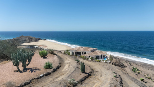 Beachfront Casa Tortuga