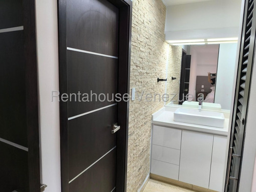 Apartamento Remodelado Amplio Y Cómodo En Excelente Urbanización Las Mesetas Santa Rosa De Lima Lld