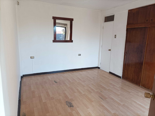 Casa En Venta. Villa Santa Carolina, Macul (107798)