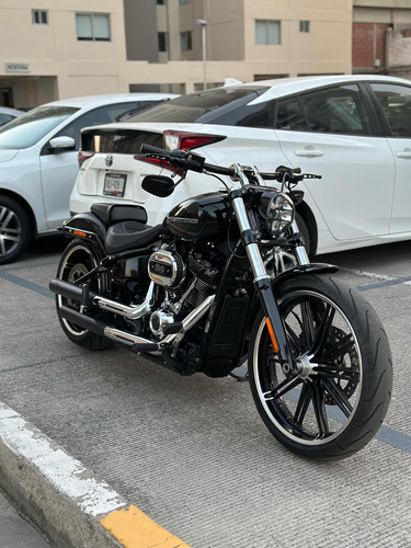 Harley Davidson Breakout