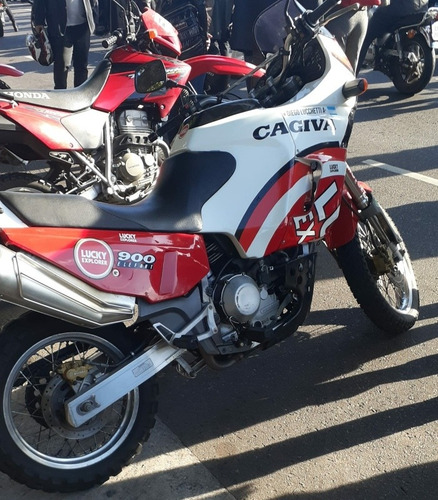 Imagen 2 de 4 de Cagiva Elefant