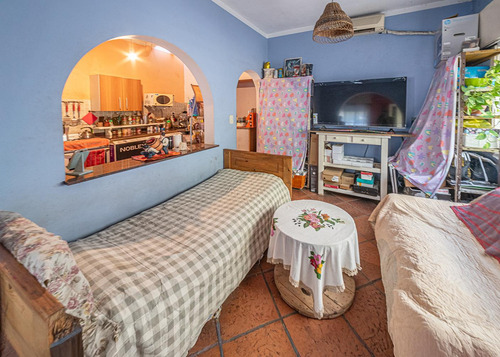 Venta 2 Locales, Casa En Planta Baja Y Departamento En Moron