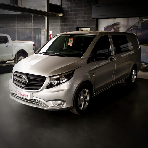 Imagen 5 de 23 de Mercedes Benz Vito Plus 111cdi Vidriado