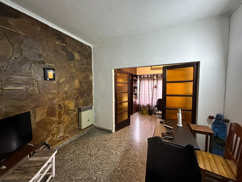 Venta Casa A Reciclar En Planta Alta Rosario - Echesortu