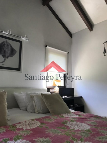 Excelente Casa De Cuatro Dormitorios En Venta En Pinares- Ref: 6482