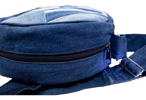 Imagen 4 de 10 de Bolso Redondo Tipo Bandolera De Retazos De Mezclilla