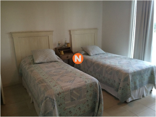 Casa En Venta Y Alquiler, Laguna Blanca, La Barra, 5 Dormitorios.- Ref: 209235