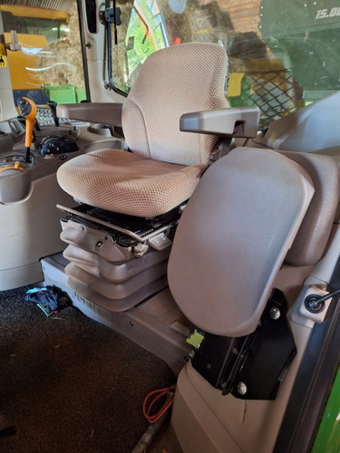Trator John Deere 6135 M Ano 2022