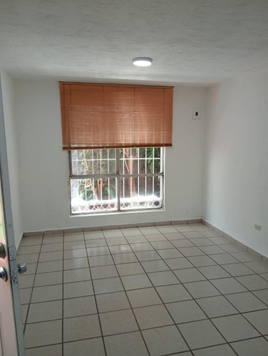 Casa En Venta Dentro De Coto Geovillas La Arbolada Plus, Tlajomulco De Zuñiga