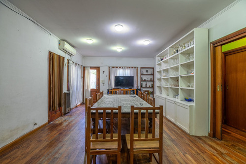 Casa En Venta, La Plata, Con Parque