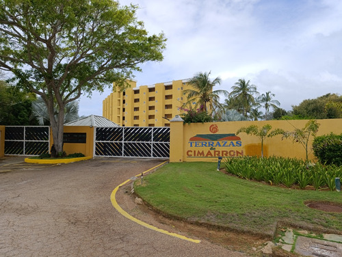 Bello Apartamento Amoblado En Terrazas De Cimarron Con Excelente Vista Al Mar Y Entrada Privada A La Playa
