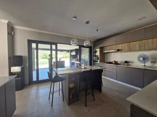 Grace Kelm Vende/parcela Con Bella Casa(4 Dorm 3 Baños)ampli
