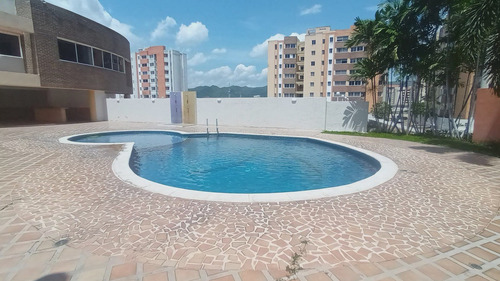 Douglas Rivero Alquila Apto En Puerta Real Dr