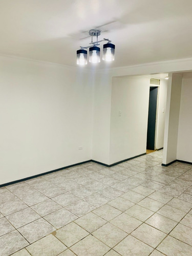 Via Local Uno 2 Dorm 1 Baño Piso 2 Lado Hispano Británico