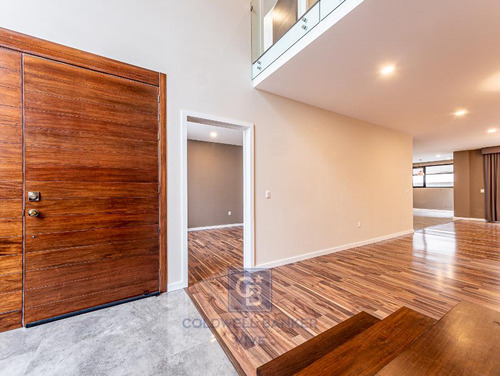 Casa En Venta En Colonia Santa Rosa De Jauregui, Querétaro, Querétaro