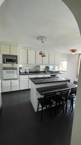 Imagen 3 de 13 de Venta De Apartamento Dos Niveles En San Bernardino