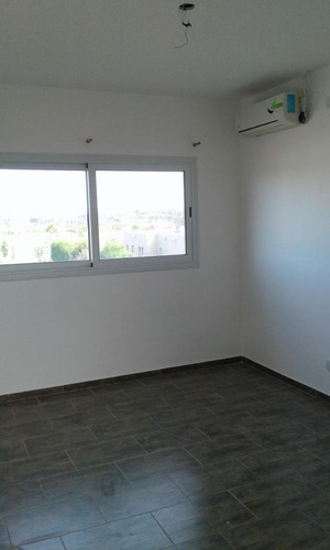 Imagen 26 de 30 de Casa 4 Ambientes Con Pileta Y Parque El Canton Puerto