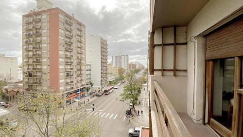 Venta Departamento 3 Amb Con Dependencia Y Cochera