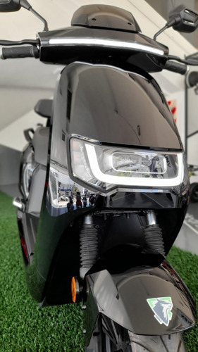 Imagen 9 de 15 de Scooter Sunra R-bot Doble Litio 2022