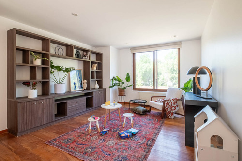 Vive Seguro En Chicureo: Casa Chilena En Condominio Central