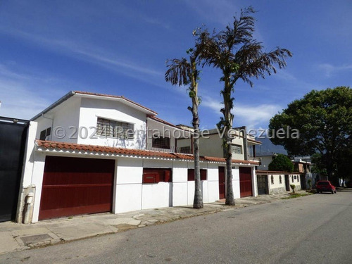 Casa Comercial En Venta - Desyree De Abreu